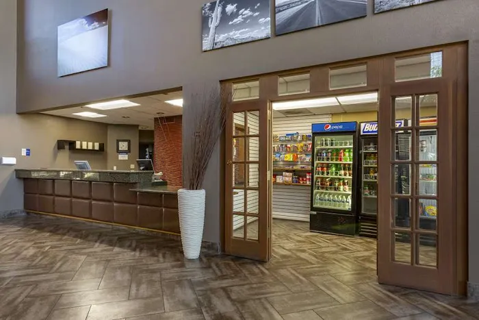 Best Western Plus Scottsdale Thunderbird Suites 5
