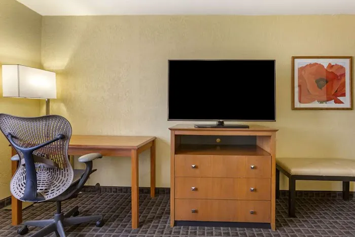 Best Western Plus Scottsdale Thunderbird Suites 5
