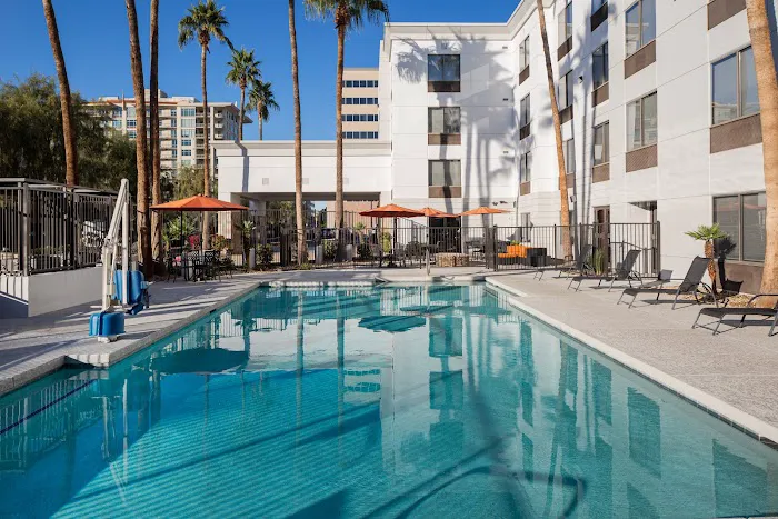 Hampton Inn Phoenix-Biltmore 5