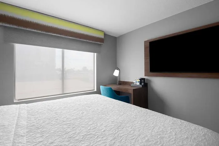 Hampton Inn Phoenix-Biltmore 5