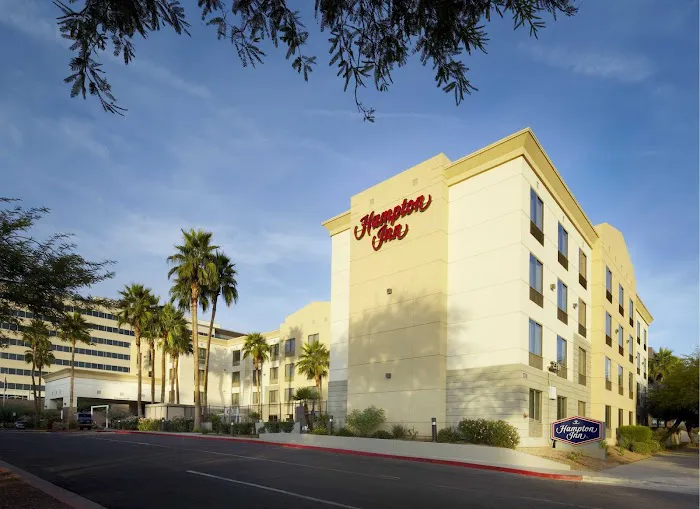 Hampton Inn Phoenix-Biltmore 5