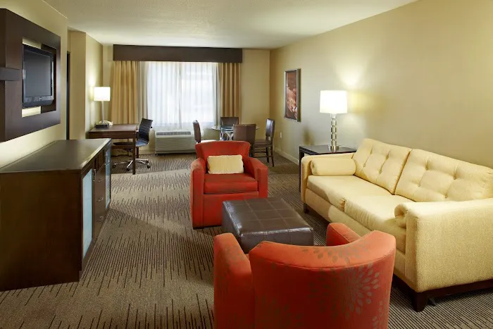 Hampton Inn Phoenix-Biltmore 5