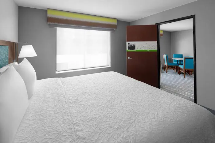Hampton Inn Phoenix-Biltmore 5