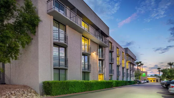 Holiday Inn & Suites Phoenix Airport North by IHG 5