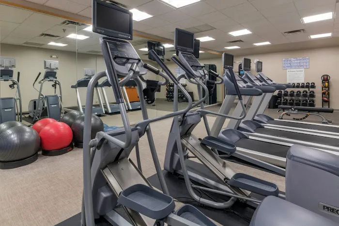 Holiday Inn & Suites Phoenix Airport North by IHG 5