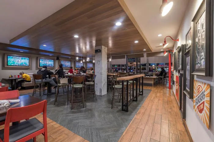 Holiday Inn & Suites Phoenix Airport North by IHG 5