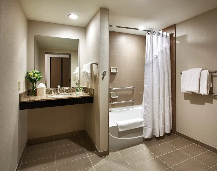 Holiday Inn & Suites Phoenix Airport North by IHG 5