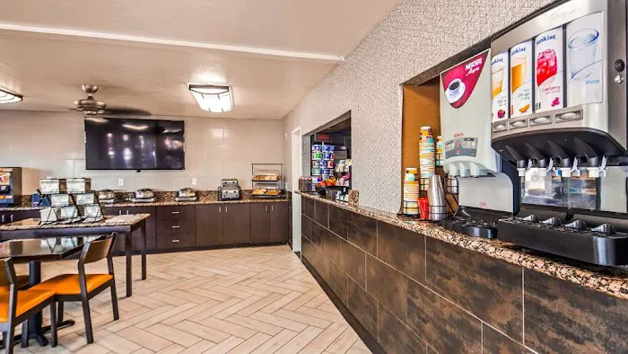 Best Western InnSuites Phoenix Hotel & Suites 5