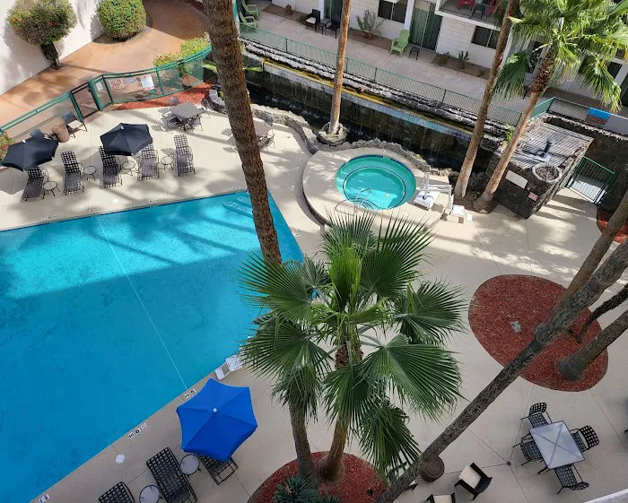 DoubleTree by Hilton Phoenix Midtown 5