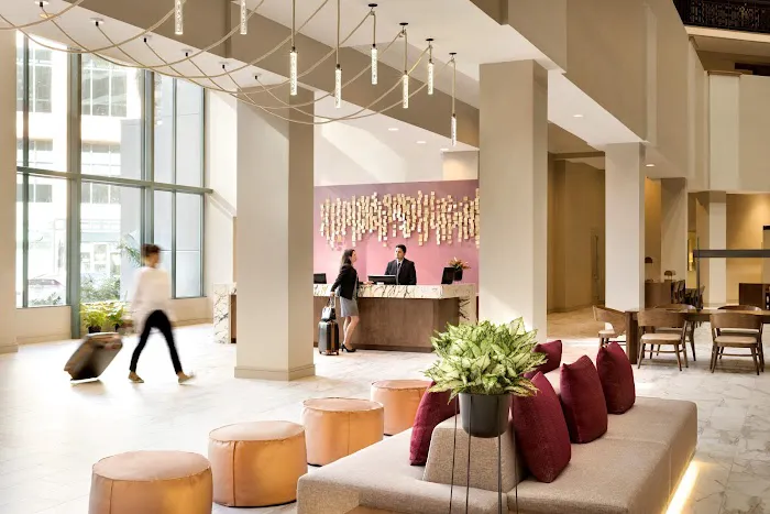 Embassy Suites by Hilton Phoenix Downtown North 5