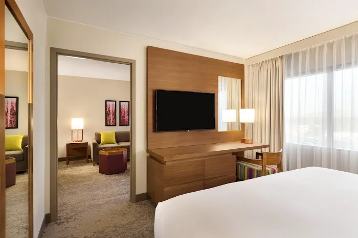 Embassy Suites by Hilton Phoenix Downtown North 5