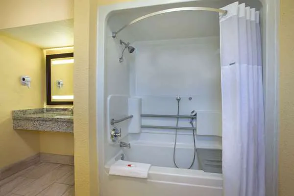 SureStay by Best Western Phoenix Airport 5