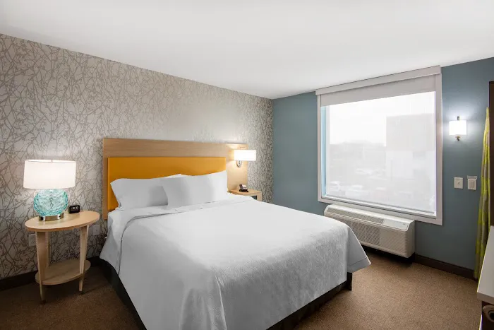 Home2 Suites by Hilton Phoenix Airport North 5