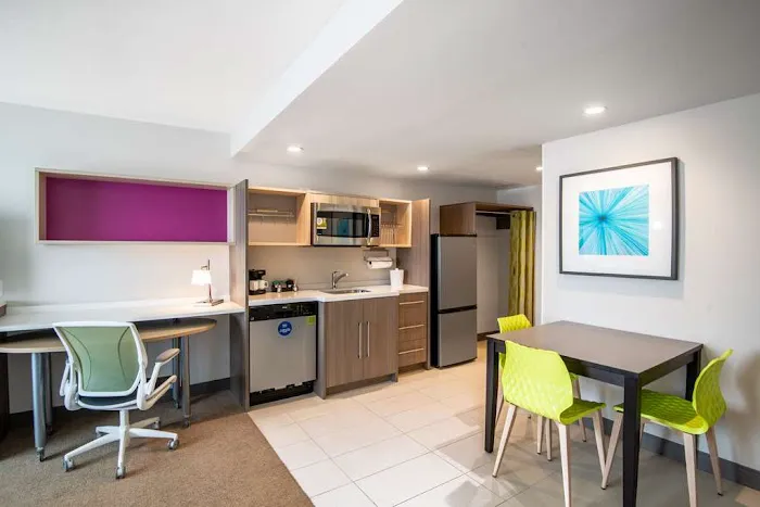 Home2 Suites by Hilton Phoenix Airport North 5