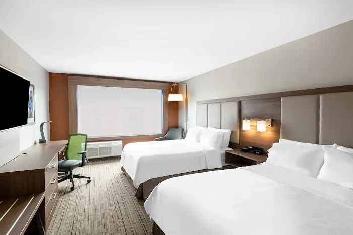 Holiday Inn Express & Suites Phoenix - Airport North 5