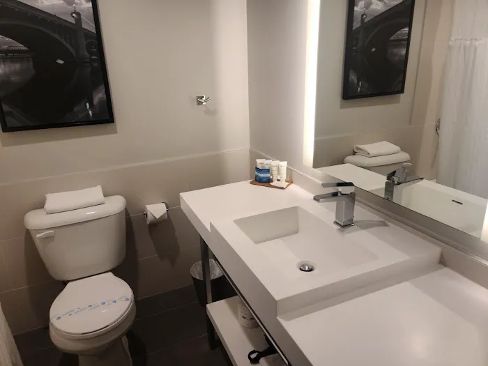 Radisson Hotel Phoenix Airport 5