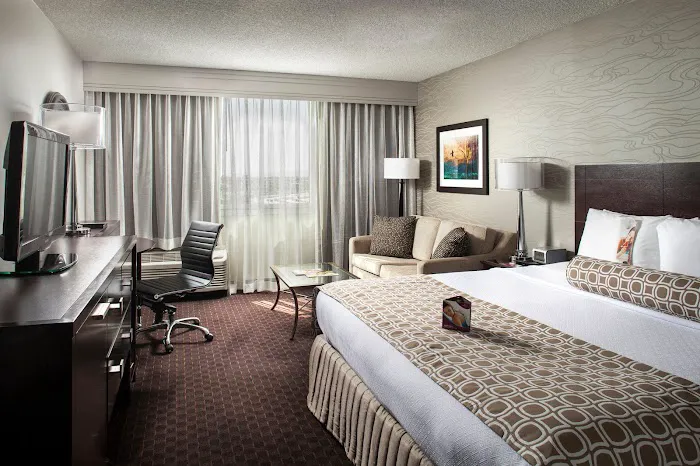 Crowne Plaza Phoenix Airport - PHX 5