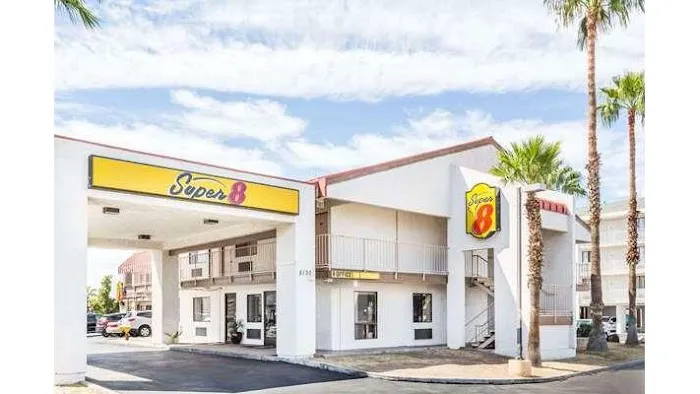 Super 8 by Wyndham Phoenix Metro North 5