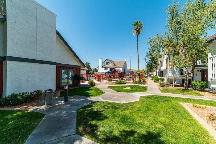Metro Phoenix : All Inclusive Living 5