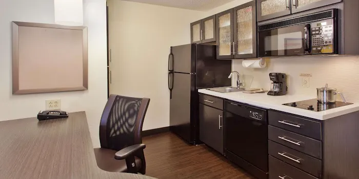 Sonesta Simply Suites Phoenix Glendale 5