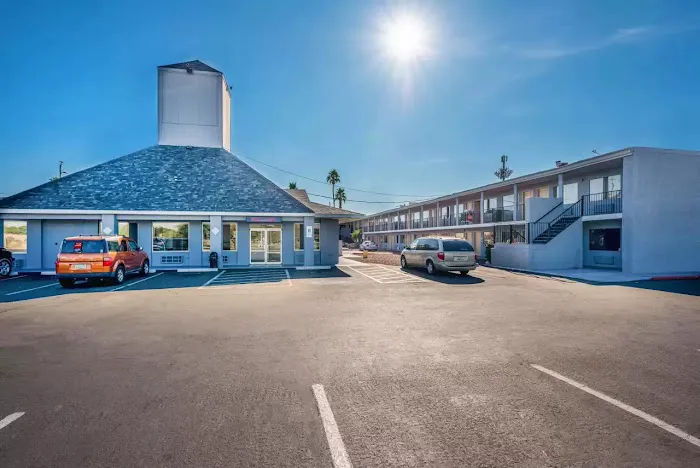 Econo Lodge Phoenix North I-17 5