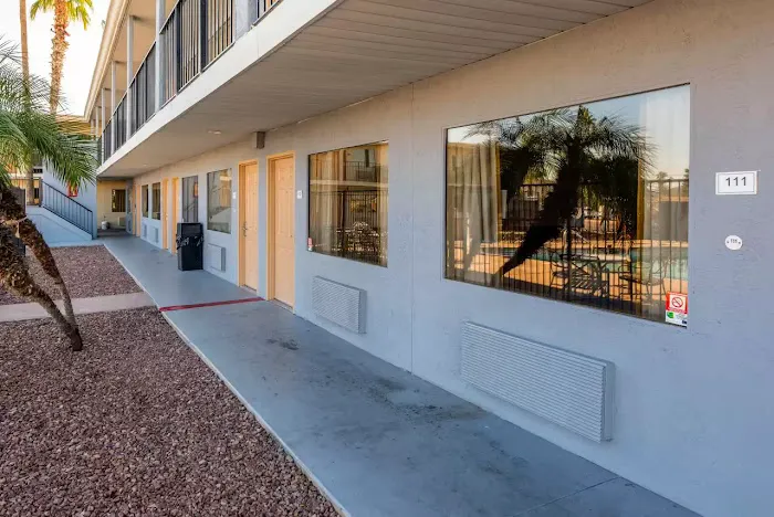 Econo Lodge Phoenix North I-17 5