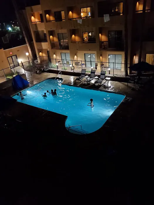 Courtyard Phoenix North 5