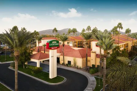 Courtyard Phoenix North 5