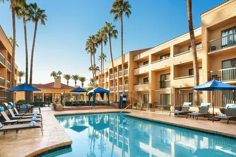 Courtyard Phoenix North 5
