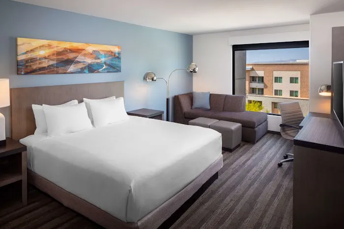 Hyatt House North Scottsdale 5