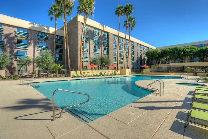 DoubleTree by Hilton Phoenix North 5
