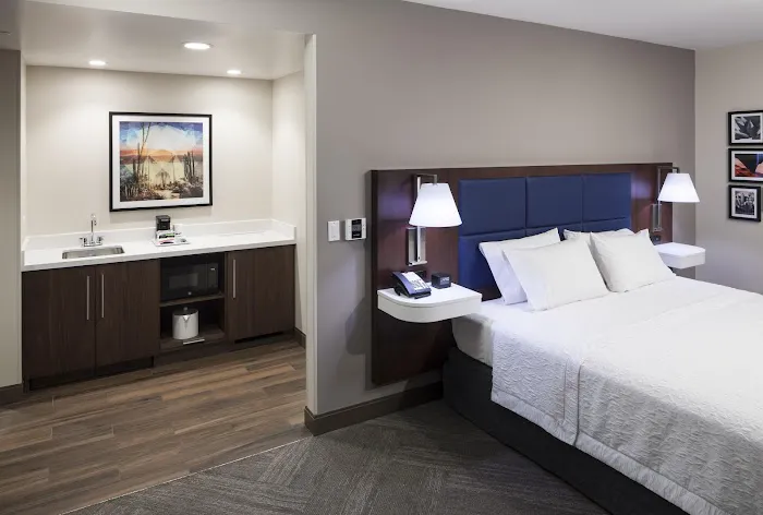 Hampton Inn & Suites Phoenix Downtown 5