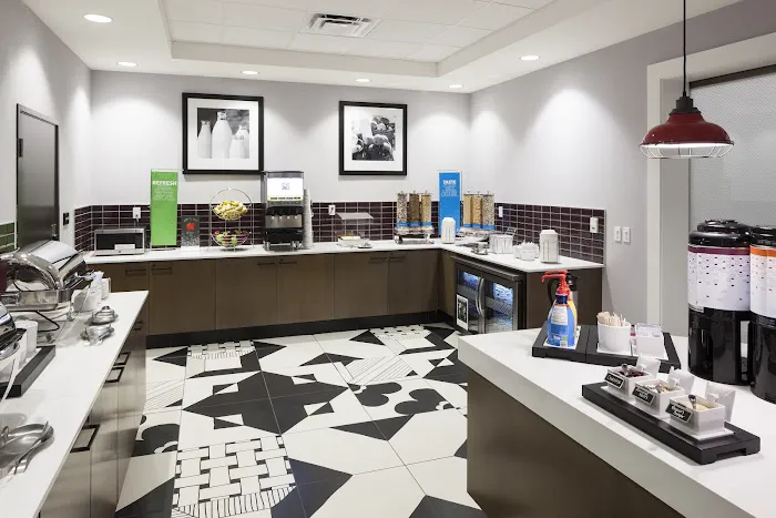 Hampton Inn & Suites Phoenix Downtown 5