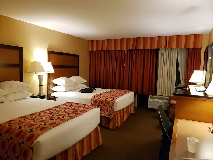 Drury Inn & Suites Phoenix Airport 5