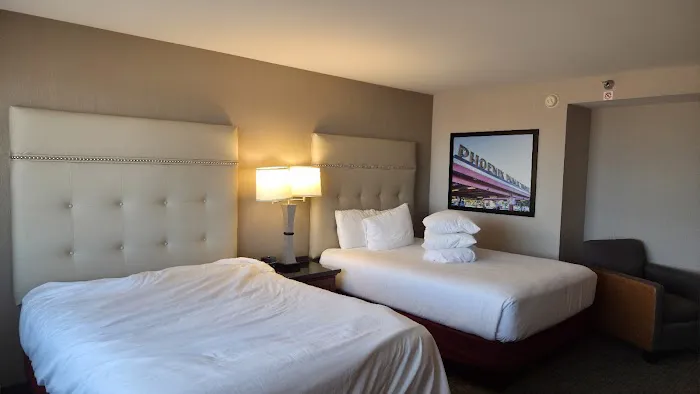 Drury Inn & Suites Phoenix Airport 5