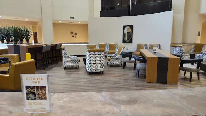 Drury Inn & Suites Phoenix Airport 5