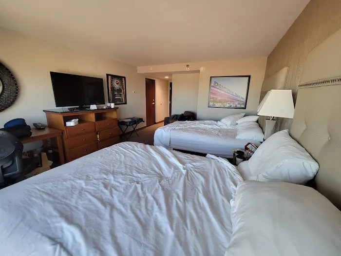 Drury Inn & Suites Phoenix Airport 5