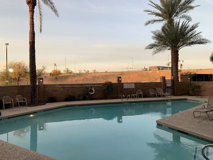 Drury Inn & Suites Phoenix Airport 5