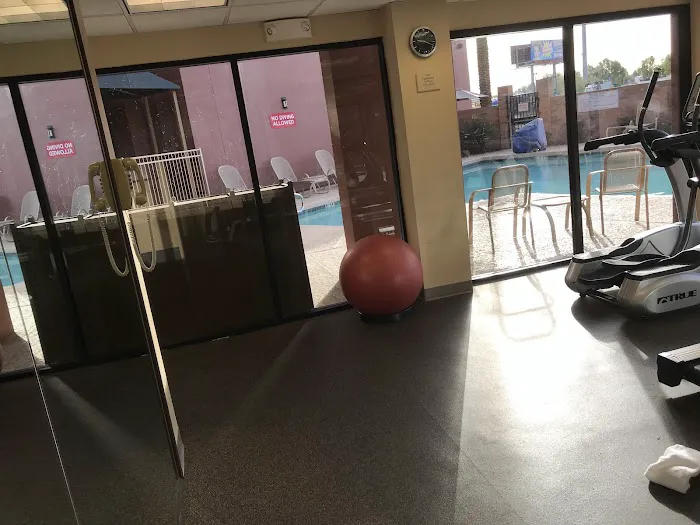 Drury Inn & Suites Phoenix Airport 5