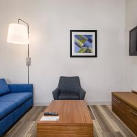 Holiday Inn Express & Suites Phoenix Airport by IHG ico