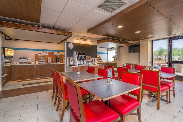 Holiday Inn Express & Suites Phoenix Airport by IHG 5