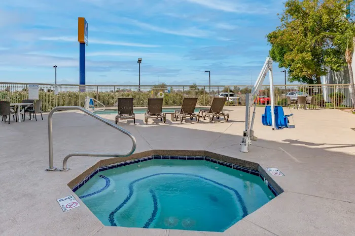 Comfort Inn & Suites Phoenix North - Deer Valley 5