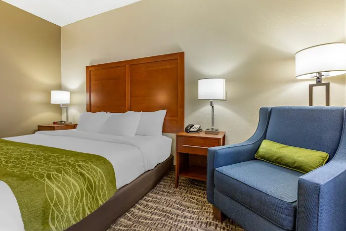 Comfort Inn & Suites Phoenix North - Deer Valley 5