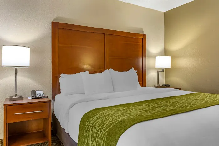 Comfort Inn & Suites Phoenix North - Deer Valley 5