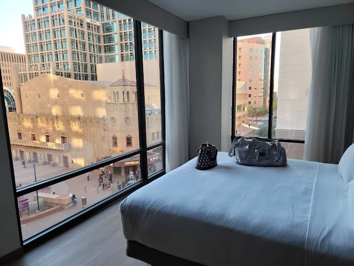 Hyatt Place Phoenix / Downtown 5