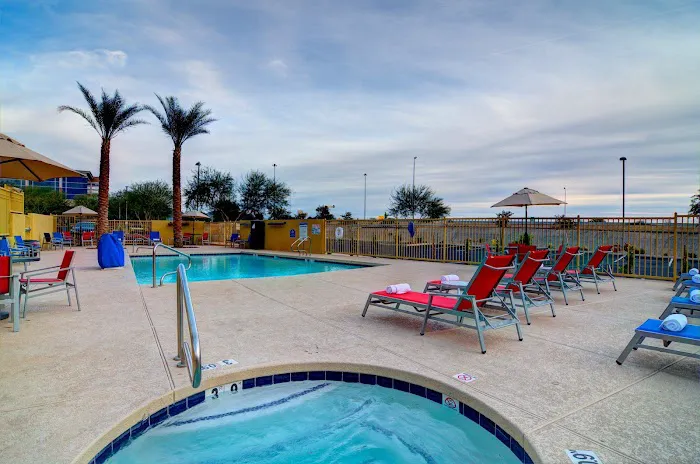 Holiday Inn Express & Suites Phoenix North - Scottsdale by IHG 5