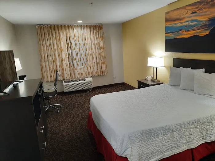 Days Inn by Wyndham Phoenix North 5