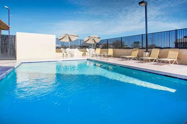Days Inn by Wyndham Phoenix North 5