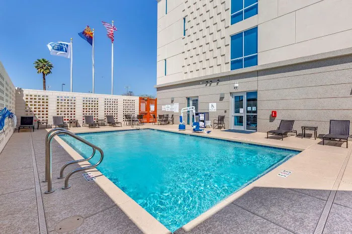 Holiday Inn Express & Suites Phoenix Dwtn - State Capitol by IHG 5