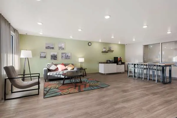 WoodSpring Suites Phoenix-Deer Valley 5